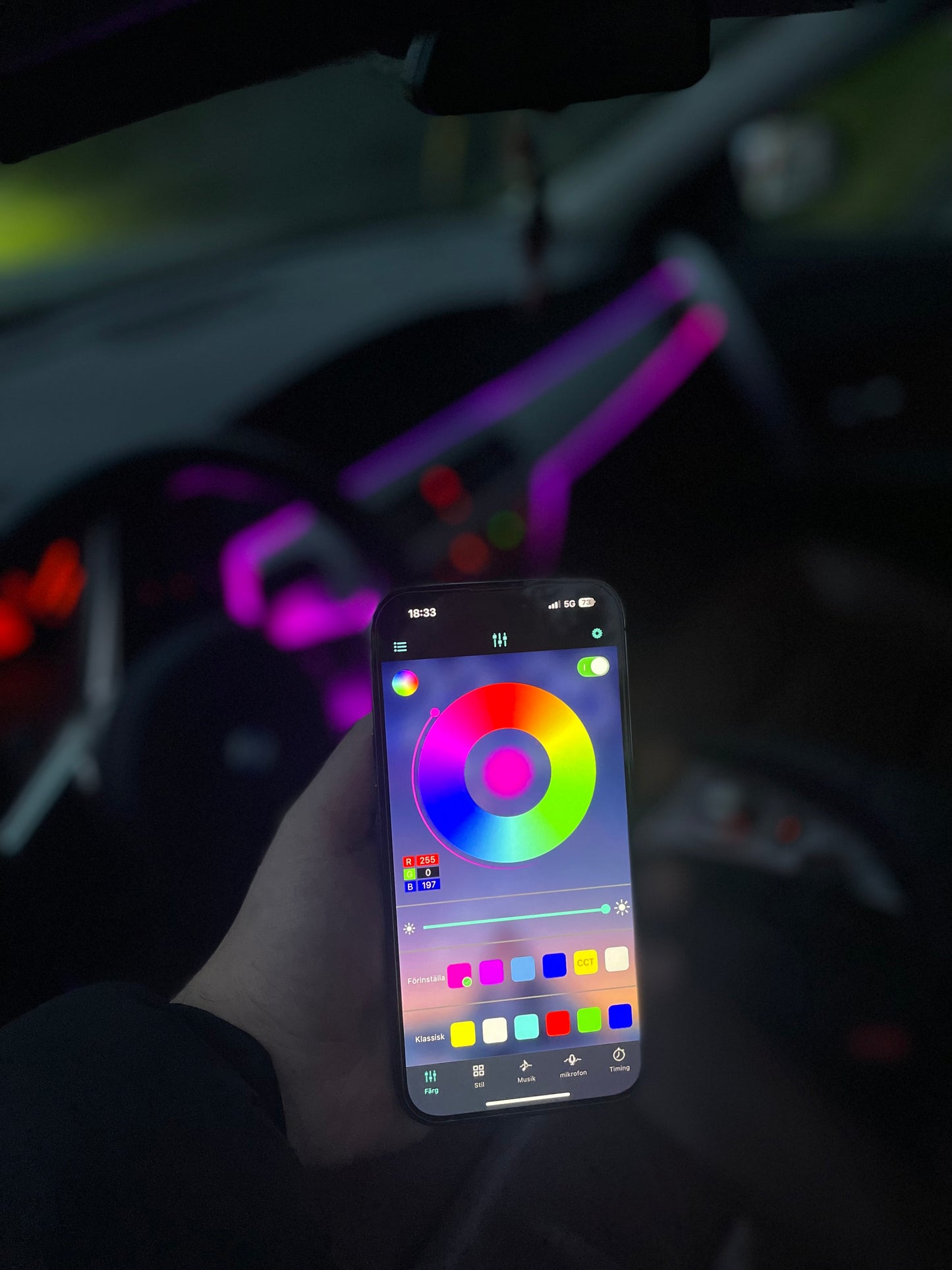 Multifärgad LED Glowstrip – Välj färg med mobilen